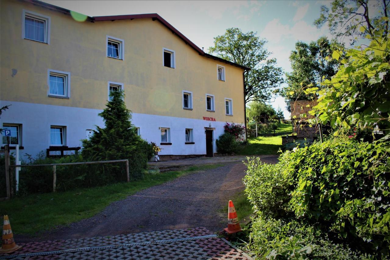 Zagroda Agroturystyczna Wiecha Mieroszow Exterior photo