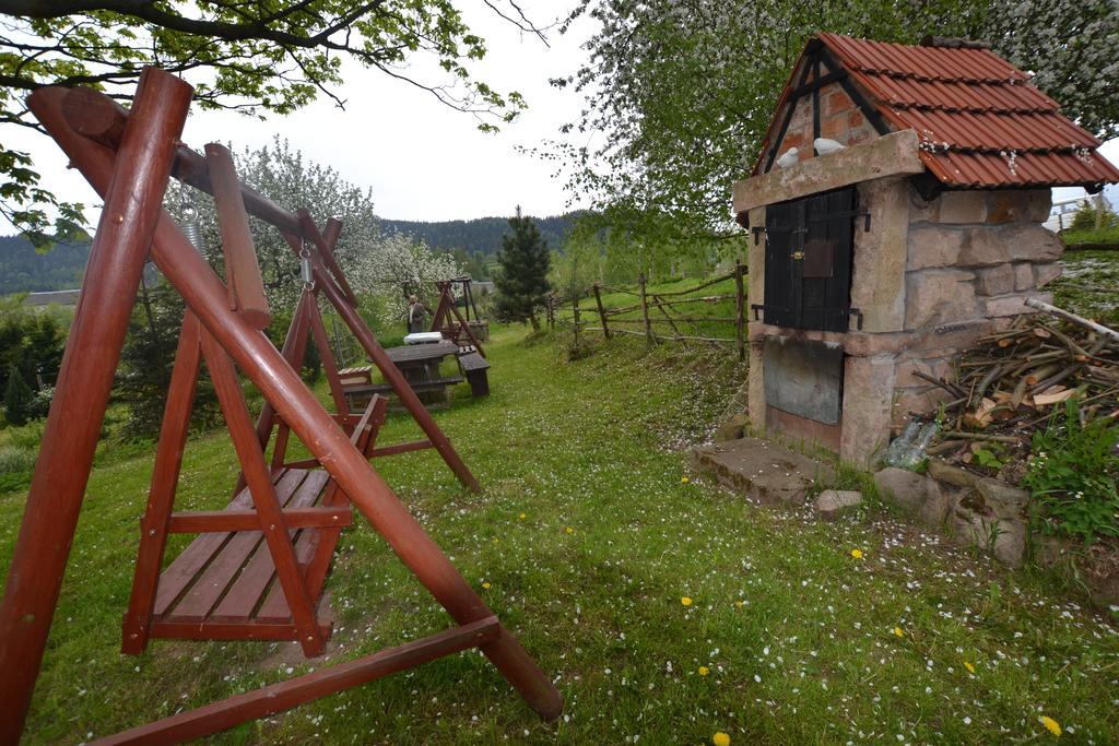 Zagroda Agroturystyczna Wiecha Mieroszow Exterior photo